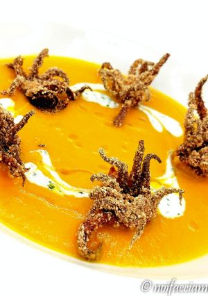 Foto di Crema di Peperoni con Moscardini Croccanti