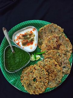 साबूदाना थालीपीठ(sabudana thalipeeth recipe in hindi) रेसिपी मुख्य फोटो