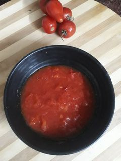 खट्टी मीठी टमाटर की चटनी (Khatti mithi tamatar ki chutney recipe in hindi) रेसिपी मुख्य फोटो
