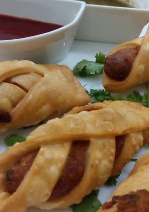 A picture of Jaali samosa.