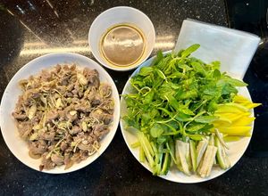 Hình của món Đùi dê hấp.