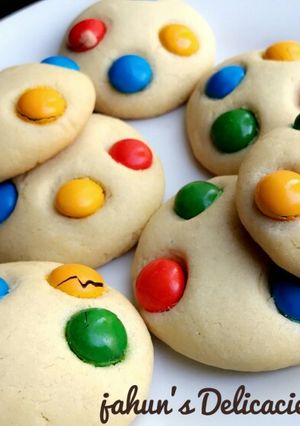 A picture of Rainbow Cookie.