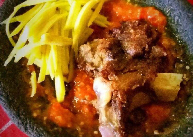 Cara Gampang Menyiapkan Iga Penyet sambal mangga Anti Gagal