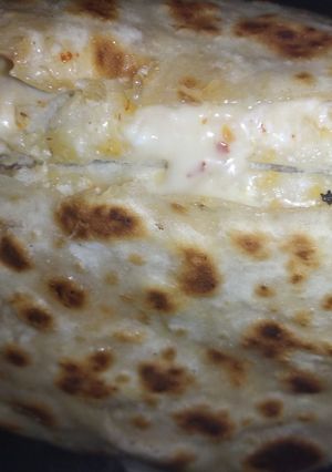 चिली चीज़ पराठा (chilli cheese paratha recipe in Hindi) रेसिपी मुख्य फोटो