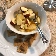 Fruit salad and peanut butter crackers A picture of Fruit salad and peanut butter crackers.