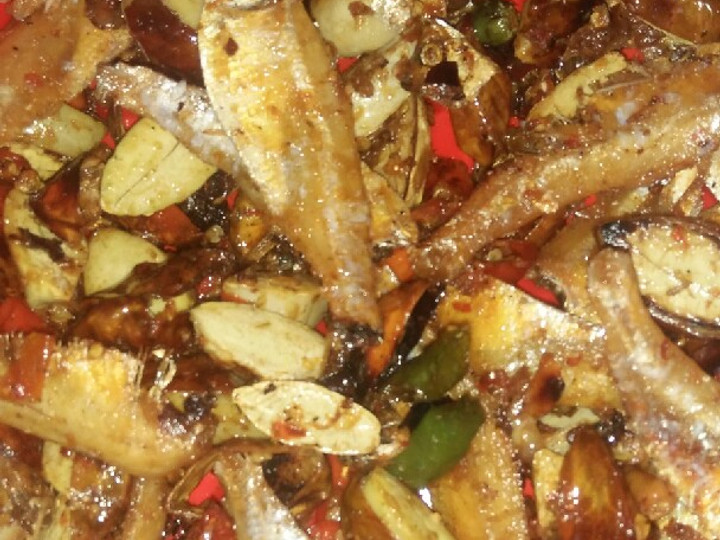 Ternyata begini loh! Resep memasak Ikan asin tumis jengkol pedes dijamin gurih