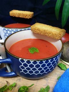 टमाटर, चुकंदर और गाजर का सूप (Tamatar chukandar aur gajar ka soup recipe in Hindi) रेसिपी मुख्य फोटो