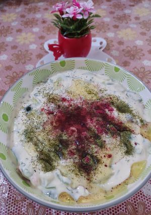 صورة لوصفة سلطة طماطم وخيار بالطحين