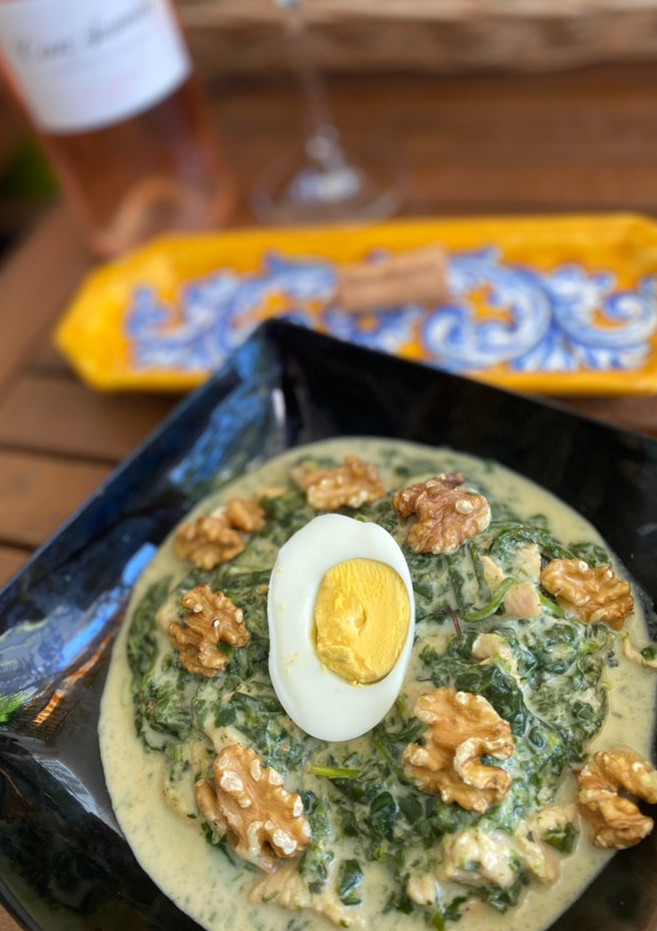 Una foto de Pollo con espinacas a la gorgonzola