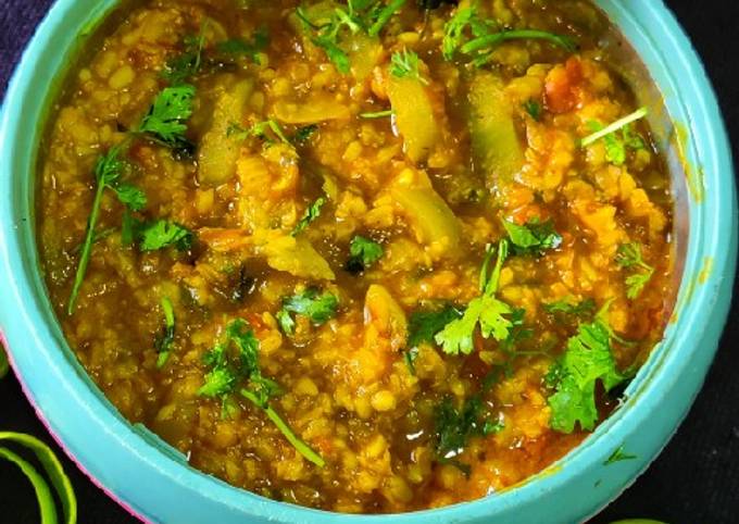 Lauki Moong Dal Ki Sabzi Recipe In Hindi