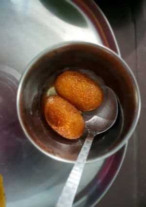 गुलाबजामुन (Gulabjamun recipe in hindi) रेसिपी मुख्य फोटो
