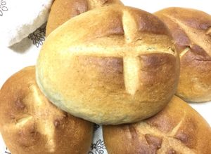 Foto resep Crunchy Dinner Rye Flour Bread -Eggless