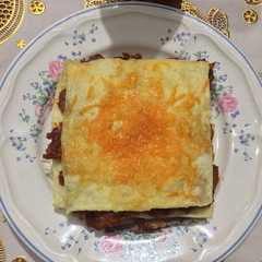 A picture of Lasagna Roti Tawar.