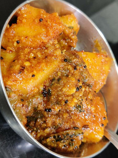 કારેલા બટાકા નું શાક (Karela Bataka Shak Recipe In Gujarati) રેસીપી મુખ્ય ફોટો