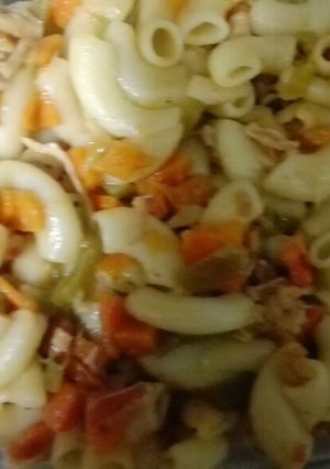 A picture of Chiken Tikka mecroni.