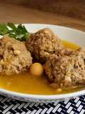 Consomé con relleno (pelotas)