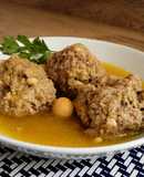 Consomé con relleno (pelotas)