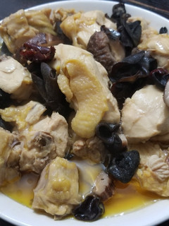 A picture of Chinese Steam Chicken with Mushroom Black Fungus 冬菇蒸雞.