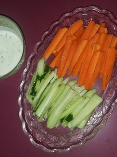 Una foto de Salsa de yogourt con crudités