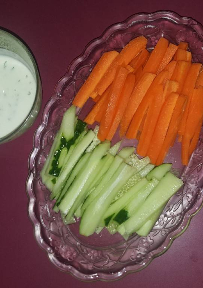 Una foto de Salsa de yogourt con crudités