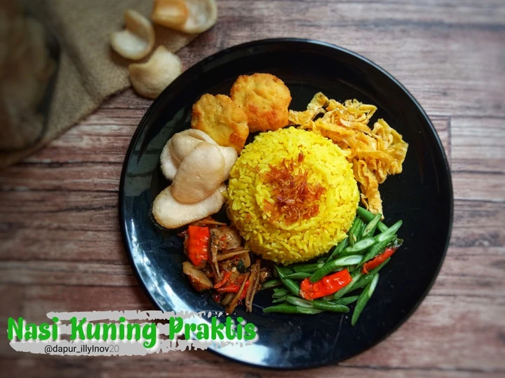 Langkah Gampang Menyiapkan Resep  NASI KUNING PRAKTIS anti gagal yang Lezat Sekali, Bikin Ketagihan