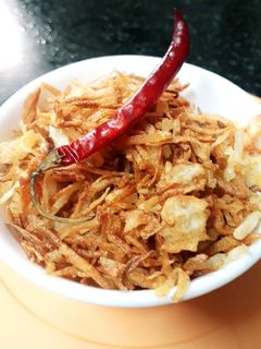 ঝুরি আলু ভাজা(Jhuri aloo bhaja recipe in bengali) রেসিপির প্রধান ছবি