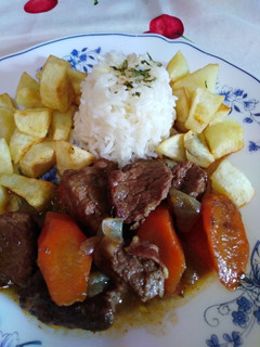 Una foto de Carne con papas familiar!!
