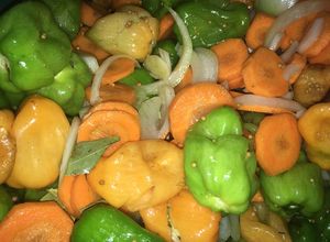 Una foto de Habaneros en escabeche