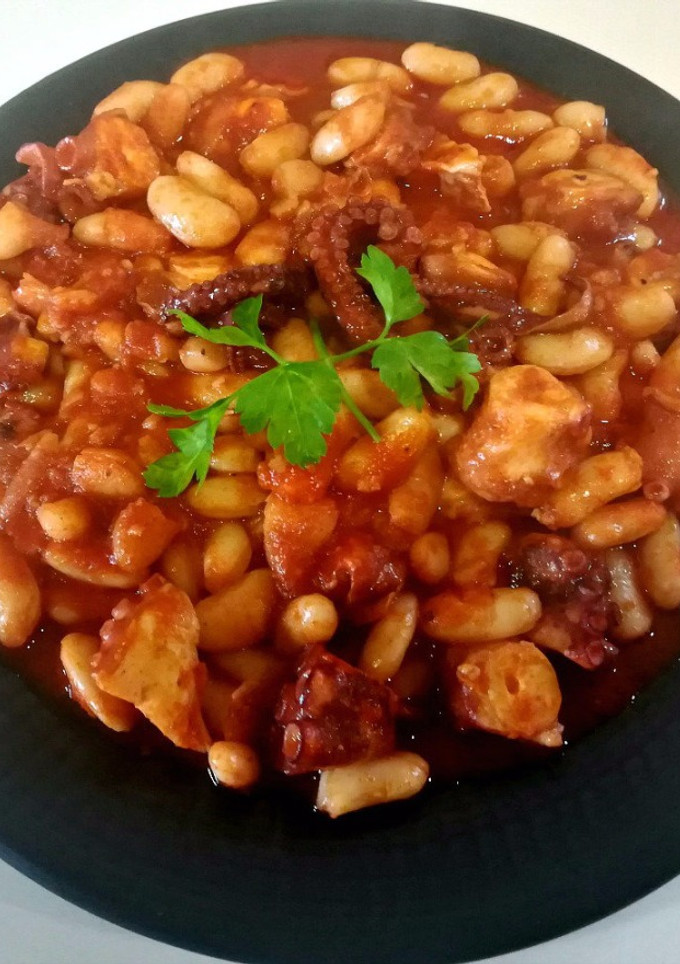 Una foto de Judías con pulpo