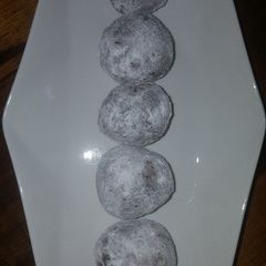 A picture of Fried banana balls.