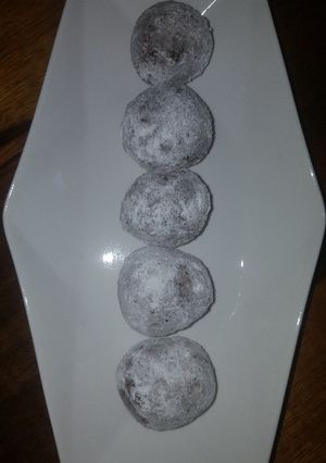A picture of Fried banana balls.