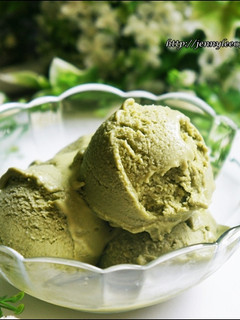 手作抹茶冰淇淋(抹茶アイスクリーム) 的食譜成品照片