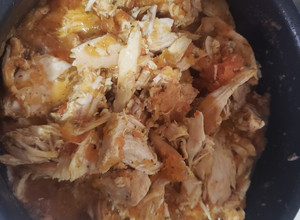 Una foto de Pollo en salsa con maní