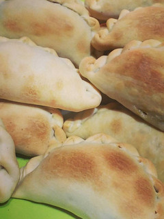 Una foto de Jugosas empanadas de pollo al pimentón
