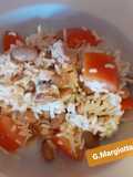 Insalata di riso basmati con fagioli, tonno e pomodori