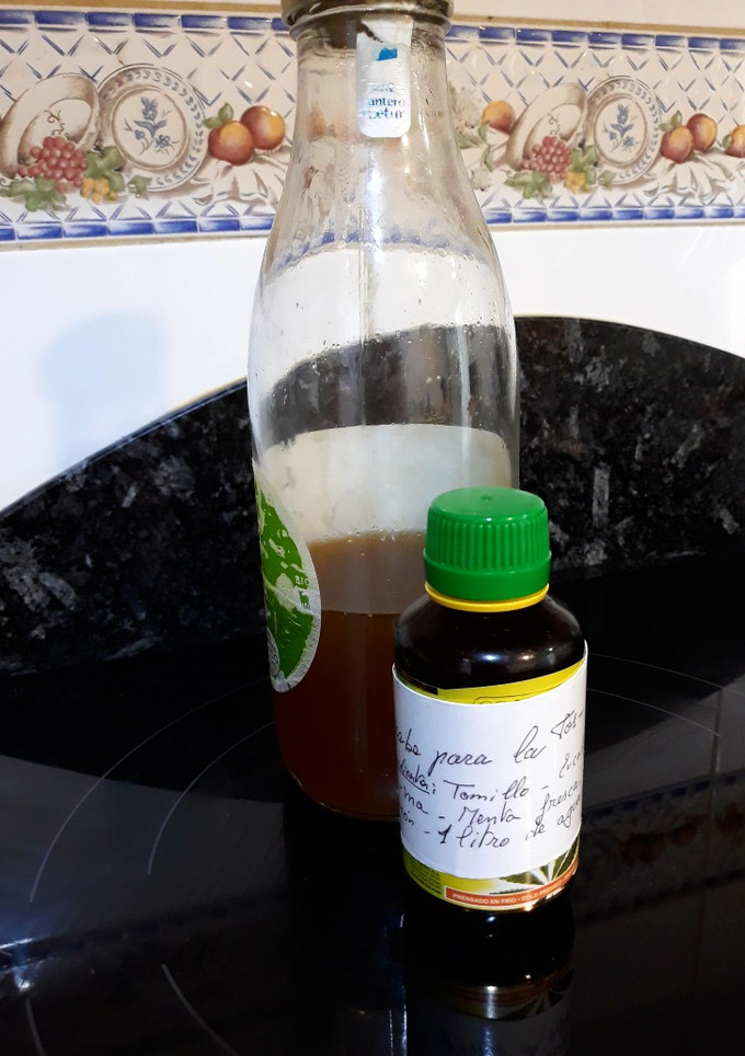 Una foto de Infusión de plantas antitusivas y expectorantes