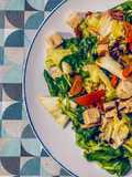 Insalata di tofu con aceto balsamico e noci