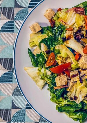 Foto di Insalata di tofu con aceto balsamico e noci