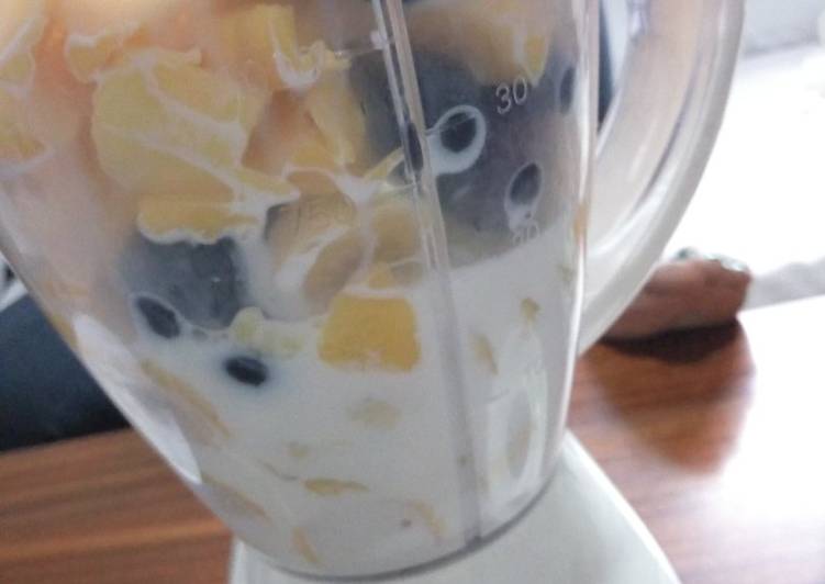 Step-by-Step Guide to Make Perfect Blueberry mango and banana smoothie #themechallenge