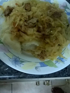 A picture of Stir fried beef with cabbage.