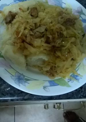 A picture of Stir fried beef with cabbage.
