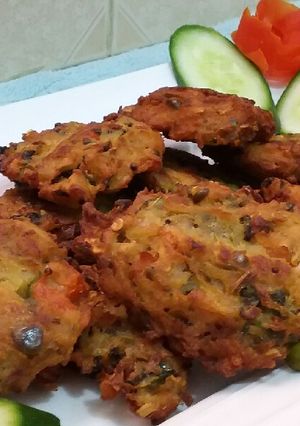 A picture of Kache Aloo ke Kebab.