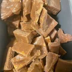 A picture of Easy Microwave Butterfinger Fudge.