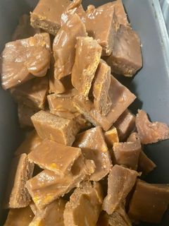 A picture of Easy Microwave Butterfinger Fudge.