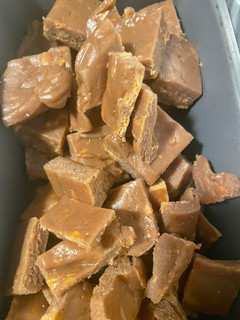 A picture of Easy Microwave Butterfinger Fudge.