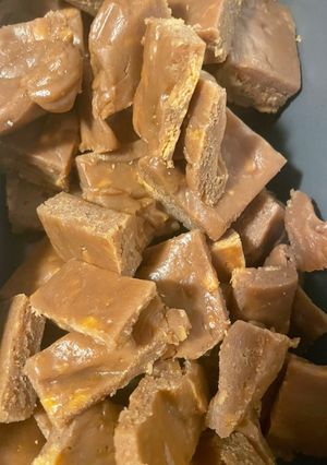 A picture of Easy Microwave Butterfinger Fudge.