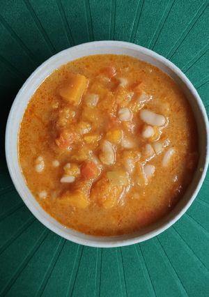 Una foto de Guiso de alubias con calabaza