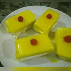 A picture of Mango flavoured pastries.