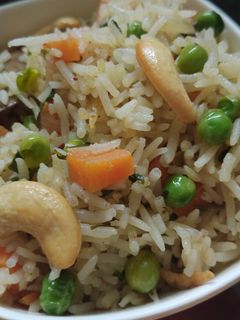 व्हेज पुलाव (veg pulav recipe in marathi) रेसिपी चे मुख्य फोटो