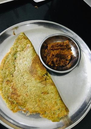 મગ ની દાળ ના ચીલા (Moong Dal Chila Recipe In Gujarati) રેસીપી મુખ્ય ફોટો
